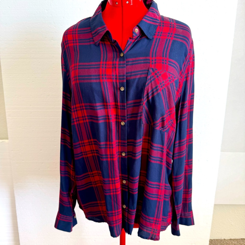 Como Vintage Button Down Collared Shirt NWT